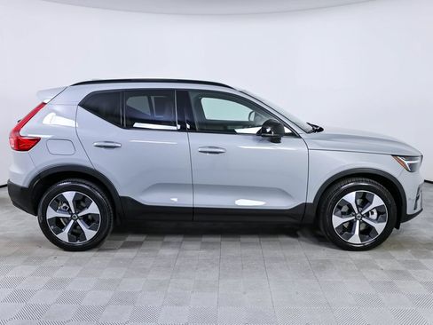 Certified 2026 Volvo XC40 B5 Plus AWD/4WD image 28