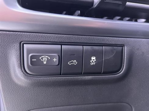 Used 2025 Hyundai Santa Cruz SE image 24