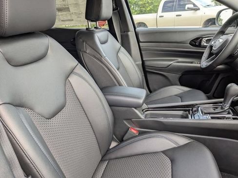 New 2026 Jeep Compass Latitude AWD/4WD image 9