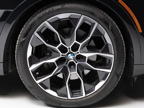 Used 2023 BMW X7 M60i w/ Executive Package image 34