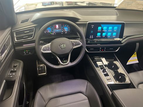 New 2026 Volkswagen Atlas Cross Sport SEL R-Line image 8