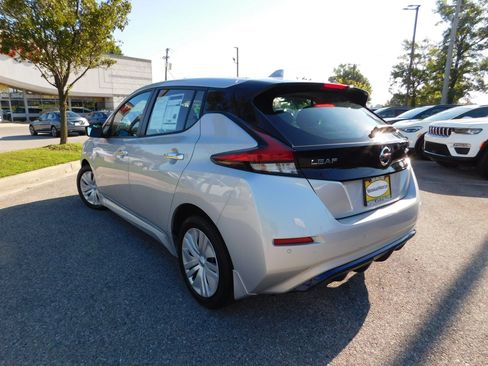 Used 2022 Nissan Leaf S FWD image 6