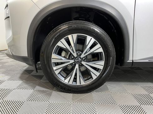 Used 2023 Nissan Rogue SV image 9