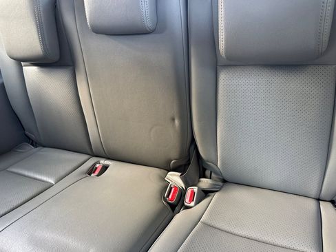 Used 2019 Toyota Highlander LE w/ Carpet Mat Package (TMS) image 16