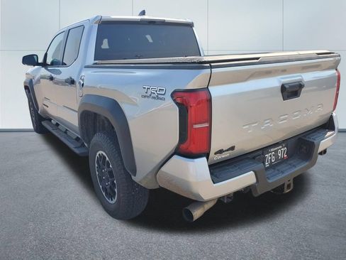 Used 2025 Toyota Tacoma TRD Off-Road AWD/4WD image 7