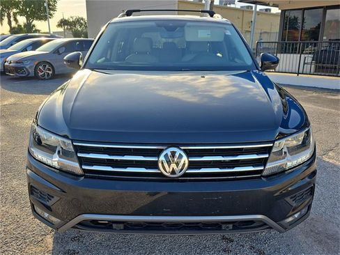 Used 2021 Volkswagen Tiguan SEL image 2