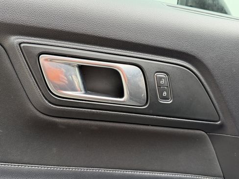 Used 2019 Ford Mustang Coupe image 19