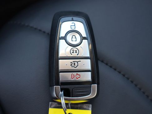 Used 2025 Ford Escape SE w/ PHEV Premium Package image 29