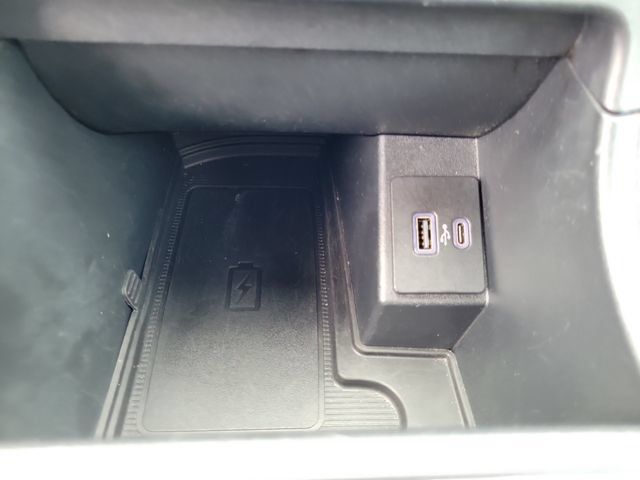 Used 2024 Ford Edge Titanium AWD/4WD image 32