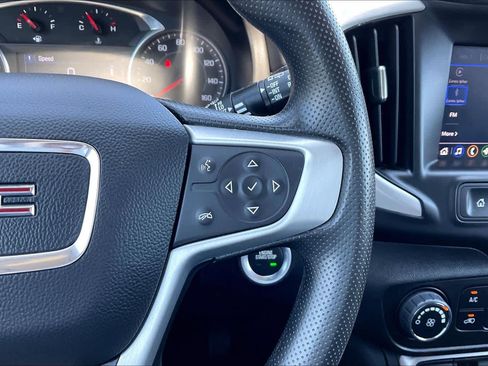 Used 2024 GMC Terrain SLE FWD image 24