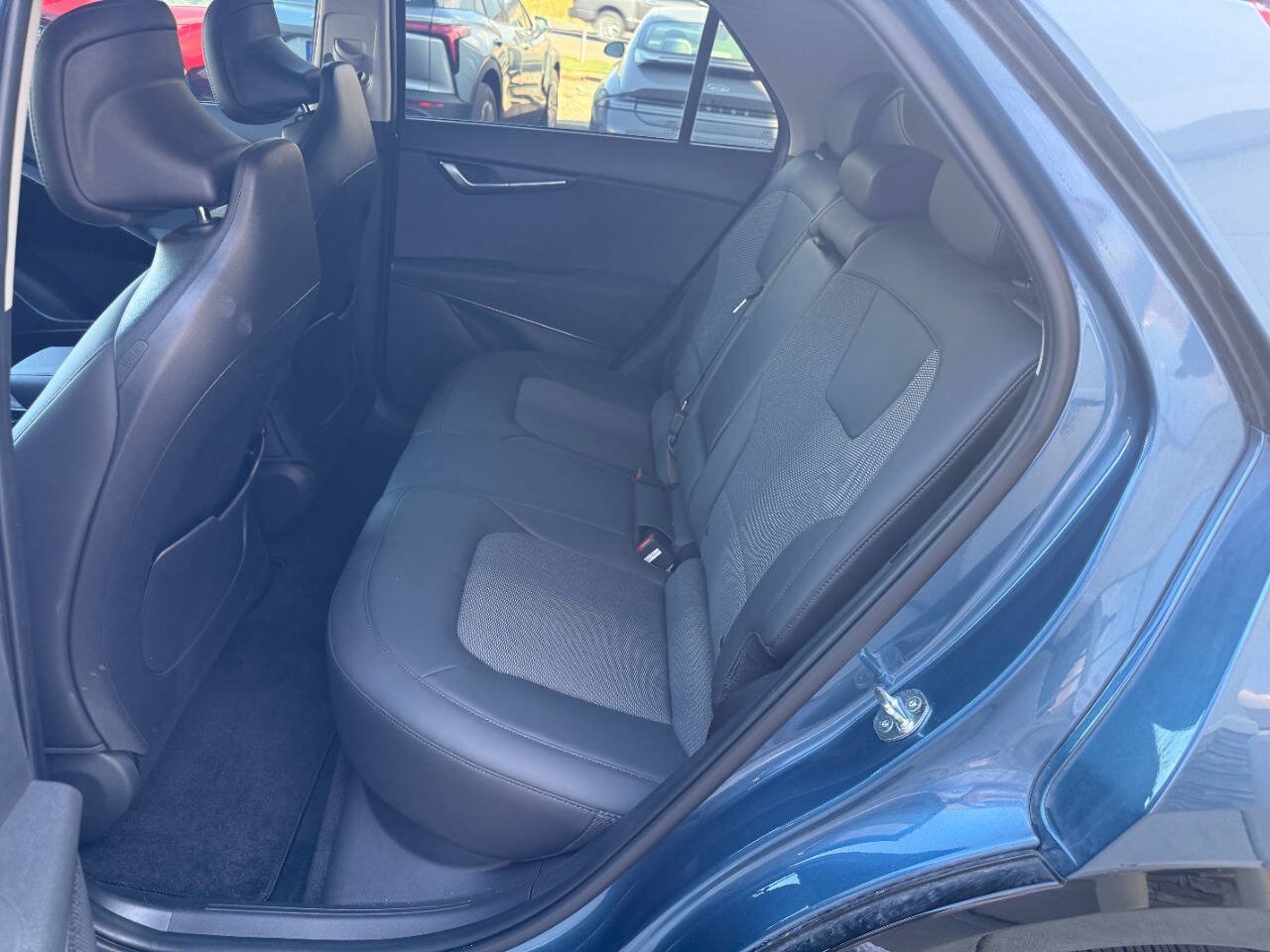 Used 2024 Kia Niro Wind w/ Wind Preserve Package FWD image 4