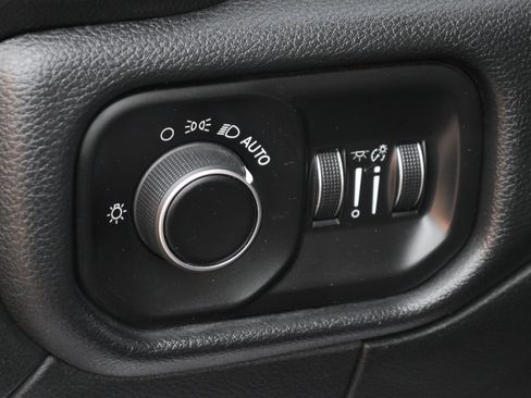 Used 2020 RAM 5500 Tradesman w/ Chrome Appearance Group image 23