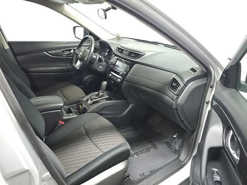 Used 2018 Nissan Rogue SV AWD/4WD image 16