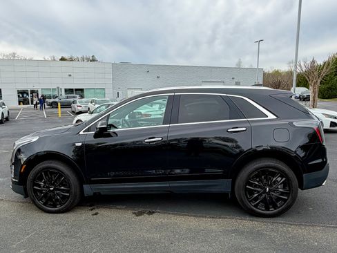 Used 2022 Cadillac XT5 Luxury w/ LPO, ONYX Package FWD image 3