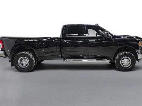 Used 2024 RAM 3500 Tradesman w/ Chrome Appearance Group AWD/4WD image 5