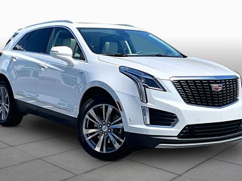 Used 2024 Cadillac XT5 Premium Luxury w/ Technology Package FWD image 3