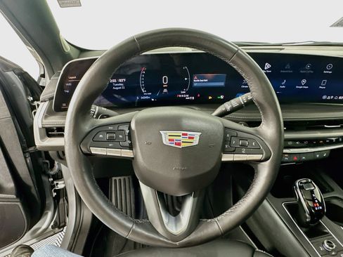 Used 2024 Cadillac XT4 Premium Luxury w/ Technology Package AWD/4WD image 12