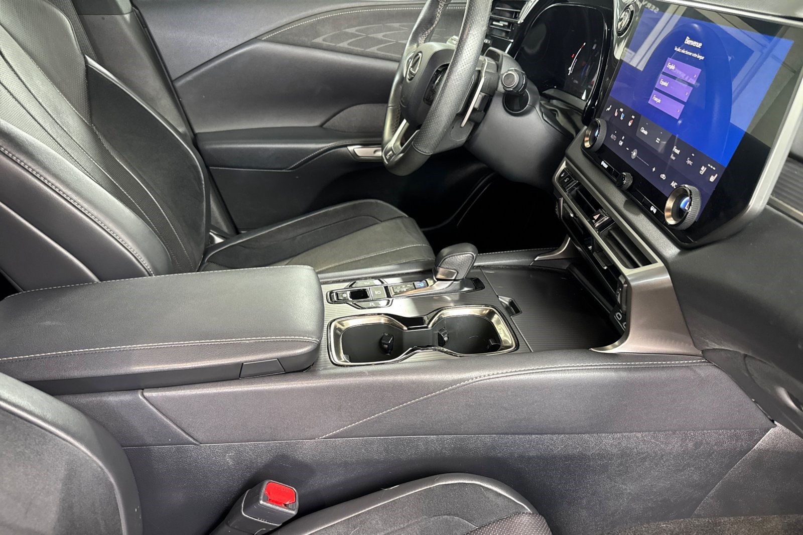 Certified 2023 Lexus RX 500h F Sport w/ Accessory Package (Z1) AWD/4WD image 20