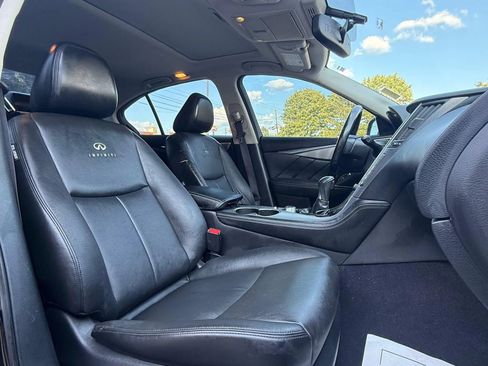 Used 2014 INFINITI Q50 Premium AWD/4WD image 16