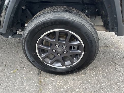 Used 2023 Jeep Gladiator Overland image 11