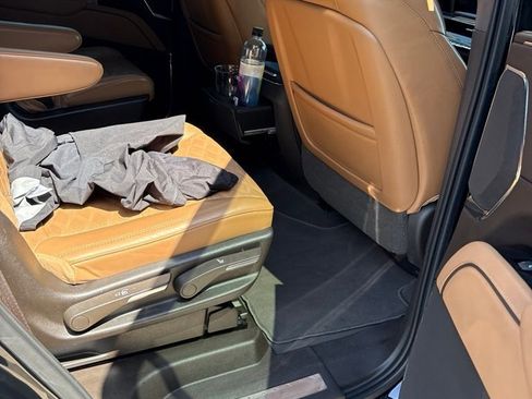 Used 2021 Cadillac Escalade Sport RWD image 3