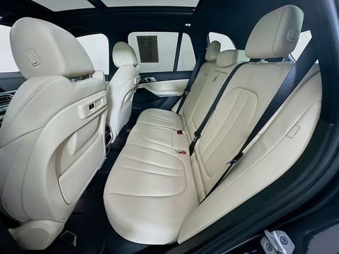 Used 2021 BMW X5 xDrive45e w/ Premium Package 3 image 32