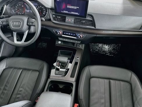 Used 2023 Audi Q5 2.0T Premium w/ Convenience Package AWD/4WD image 6