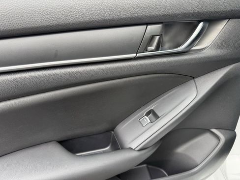 Used 2019 Honda Accord LX image 32