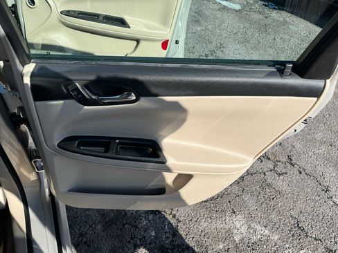 Used 2011 Chevrolet Impala LT w/ Luxury Edition Package image 28