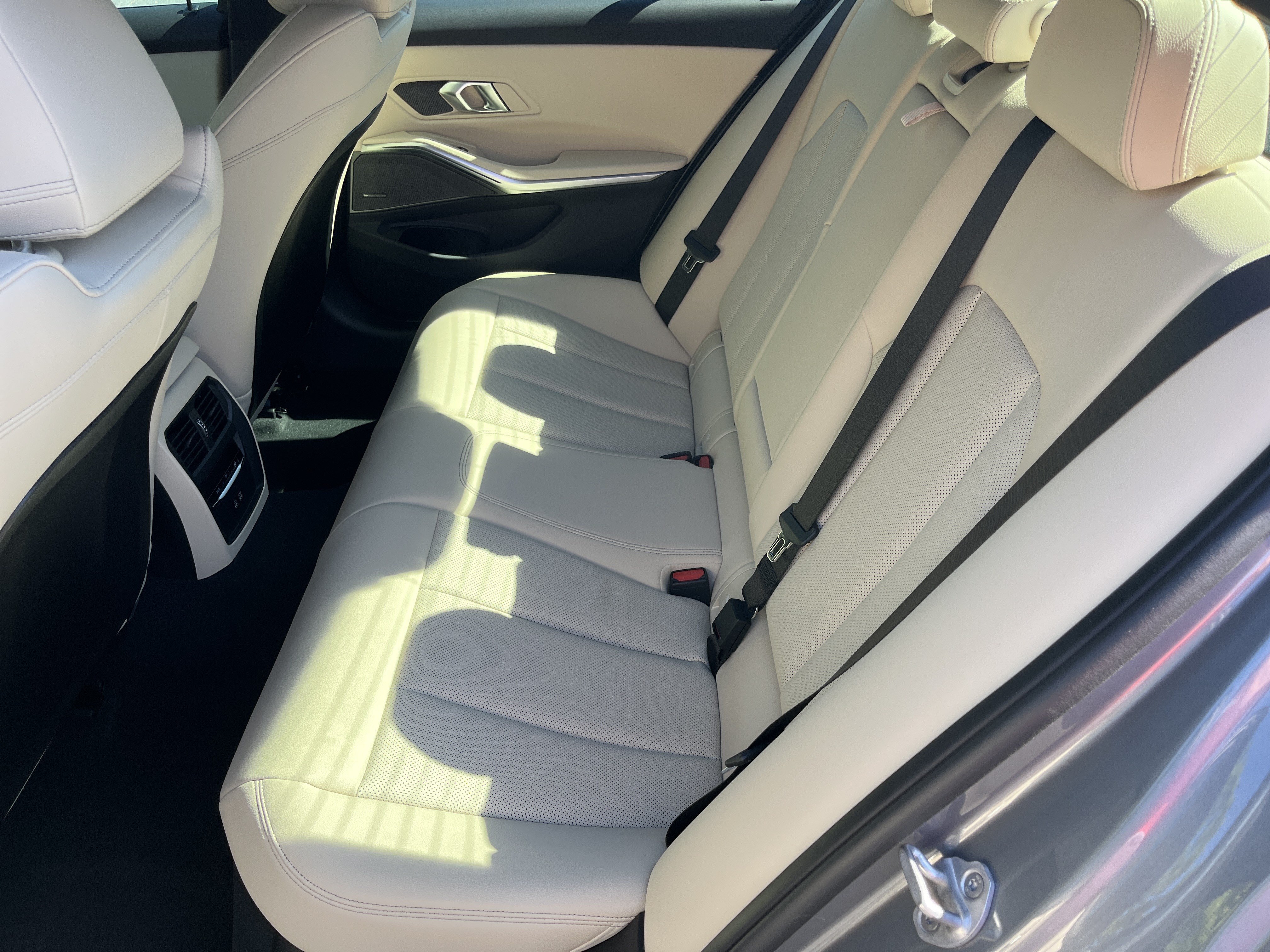Certified 2026 BMW 330i Sedan w/ Premium Package RWD image 21