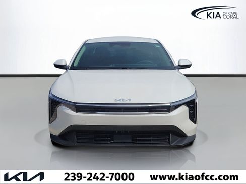 Certified 2025 Kia K4 FWD image 2