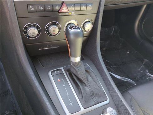 Used 2010 Mercedes-Benz SLK 300 image 12