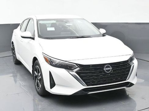 Certified 2025 Nissan Sentra SV FWD image 1