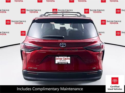 Certified 2025 Toyota Sienna LE AWD/4WD image 6