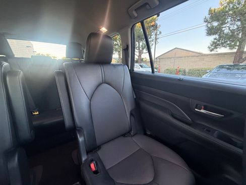 Used 2025 Toyota Grand Highlander XLE image 34