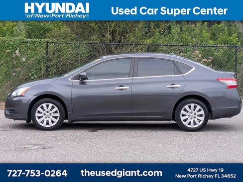 Used 2015 Nissan Sentra SV FWD image 2