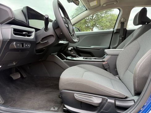 Used 2025 Kia K4 FWD image 29