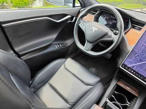 Used 2020 Tesla Model S Long Range AWD/4WD image 36