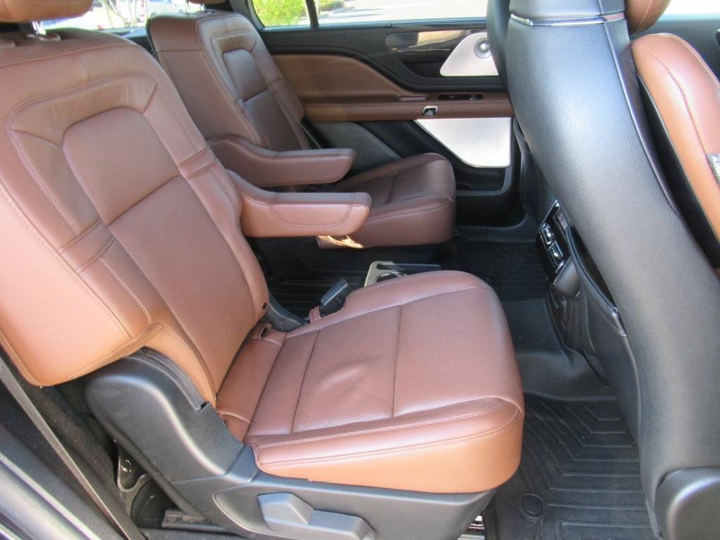 Used 2023 Lincoln Aviator Reserve w/ Equipment Group 201A AWD/4WD image 31