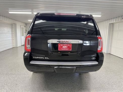 Used 2018 GMC Yukon XL Denali w/ Enhanced Security Package AWD/4WD image 6