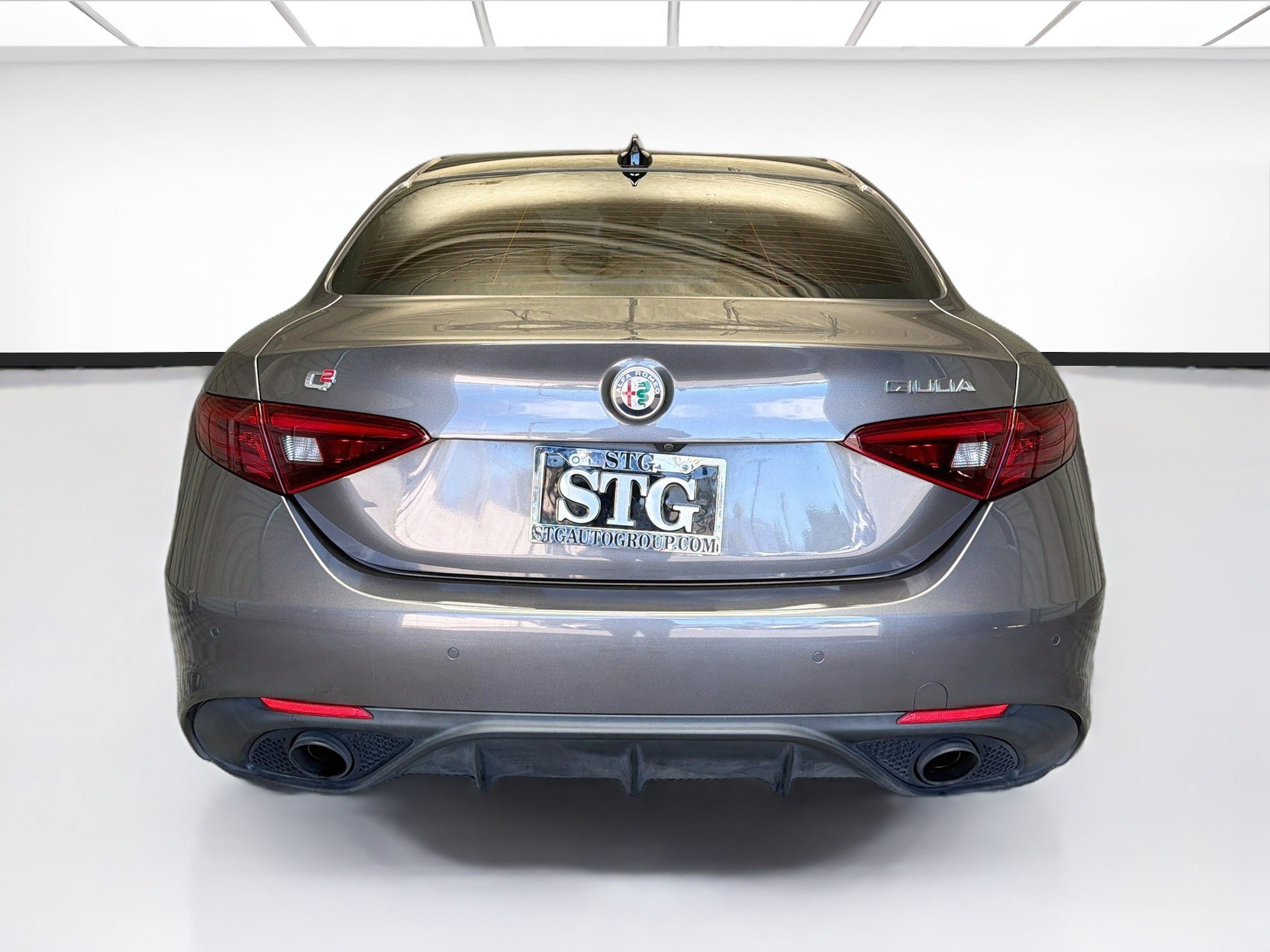 Used 2023 Alfa Romeo Giulia Veloce RWD image 5