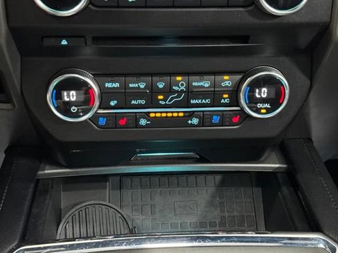 Used 2018 Ford Expedition XLT w/ Equipment Group 202A AWD/4WD image 22