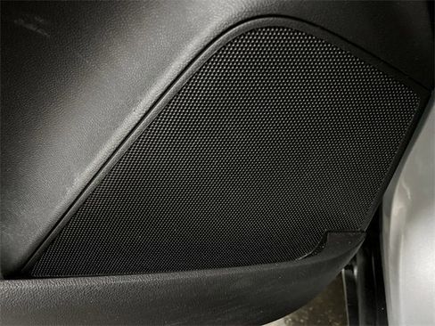 Used 2022 Chevrolet Trax LT w/ LT Convenience Package image 22