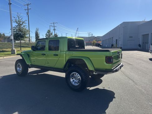 Certified 2025 Jeep Gladiator Rubicon w/ Convenience Group image 8
