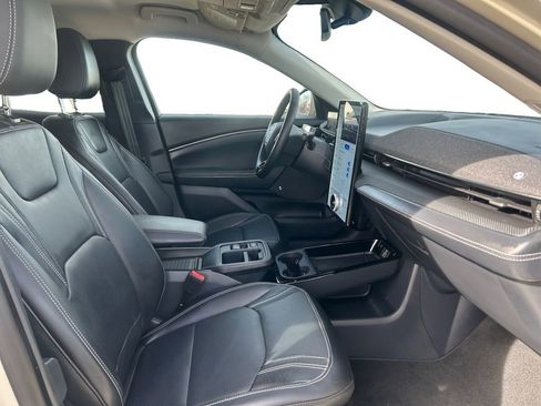 Used 2025 Ford Mustang Mach-E Premium image 17