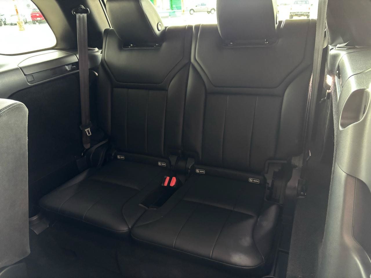 Used 2017 Land Rover Discovery HSE AWD/4WD image 26