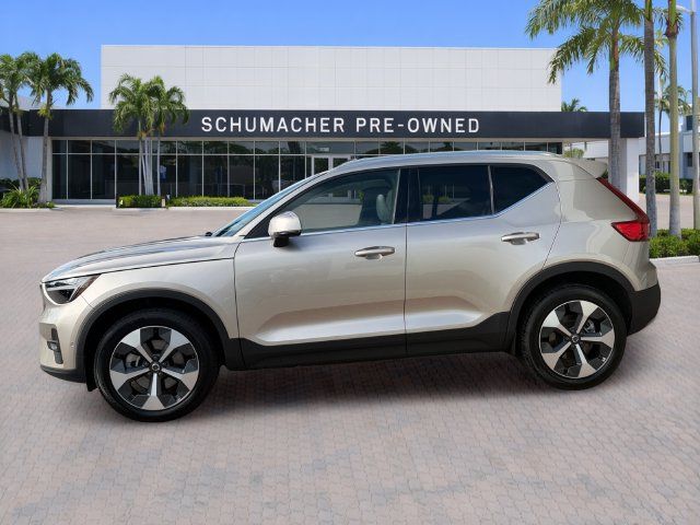 Certified 2024 Volvo XC40 B5 Plus AWD/4WD image 4