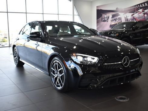 Used 2023 Mercedes-Benz E 350 4MATIC Sedan image 5