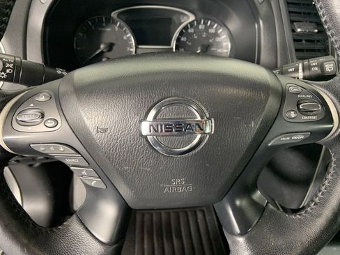 Used 2019 Nissan Pathfinder SL image 35