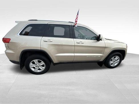 Used 2014 Jeep Grand Cherokee Laredo w/ Security & Convenience Group AWD/4WD image 9